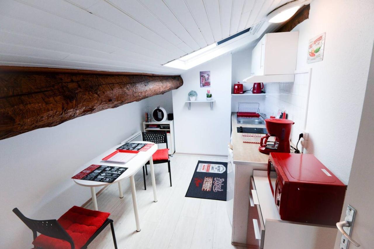 STUDIO 9 Classé 2 Etoiles Carcassonne Extérieur photo